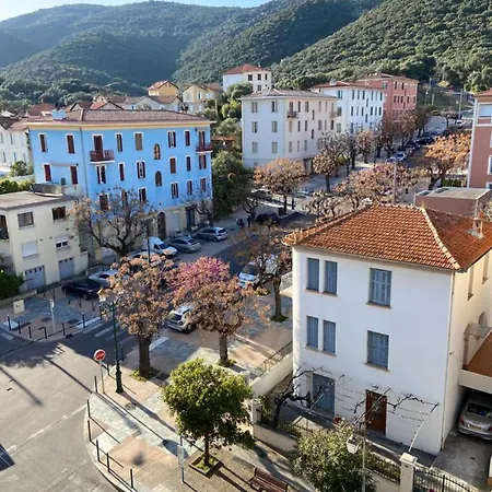 Magnifique T2 Neuf 40m2 Avec Balcon Au Trottel 4 Couchages Wifi Clim Parking A Pieds 100m Ajaccio (Corsica)