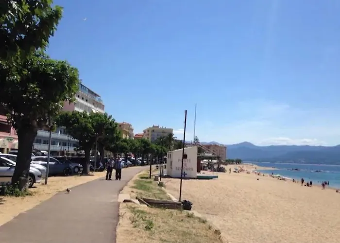 Trottel Balcony Apartment: Retreat With Wi-fi And Parking Apartment *