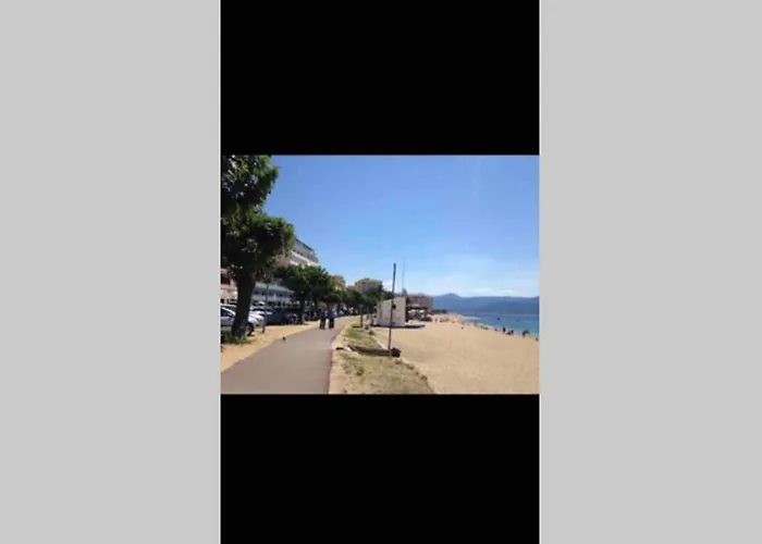 Trottel Balcony Apartment: Retreat With Wi-fi And Parking Apartment