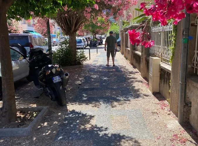 Trottel Balcony Apartment: Retreat With Wi-fi And Parking *